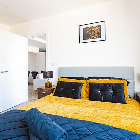 Luxury Apt Near Canary Wharf With Stunning Views Londres Exterior foto